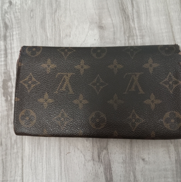Louis Vuitton Long Wallet - Picture 4 of 12